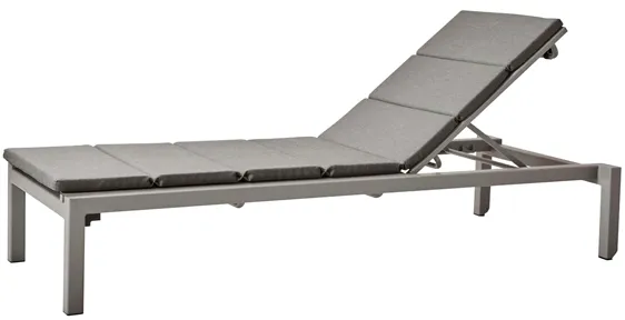 Cane-Line Relax Liegestuhl - hellgrau mit grauem Kissen